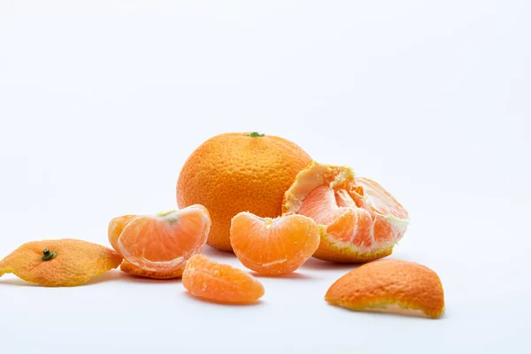Mandarinas Naranjas Frescas Sobre Fondo Blanco — Foto de Stock