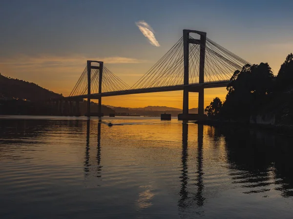 Brücke Über Den Fluss Der Thailändischen Stadt — Stockfoto