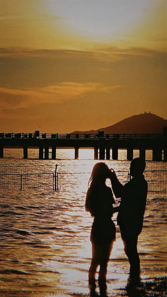 Silhouette Couple Beach — Stock Photo, Image