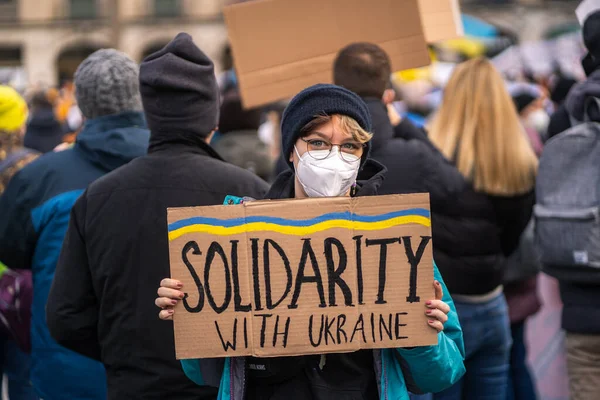Лютий 2022 Станьте Україною Протести Проти Війни Україні Русичі Озброєні — стокове фото