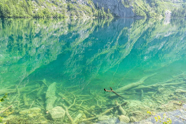 Небольшое Озеро Горах Красивое Место Переднем Плане — стоковое фото