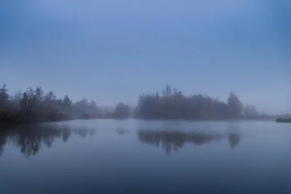 Bela Paisagem Com Rio Lago Fundo — Fotografia de Stock