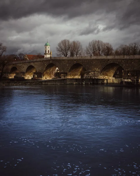 Widok Rzekę Mieście Praga — Zdjęcie stockowe