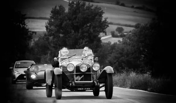 Black White Photo Young Couple Car — Stock Photo, Image