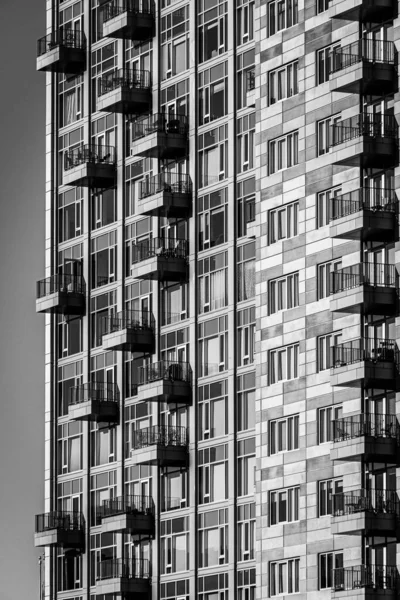 Moderno Edificio Apartamentos Blanco Negro — Foto de Stock