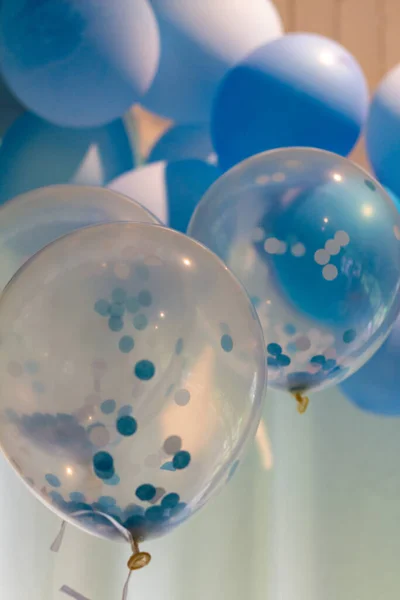 Bunte Luftballons Auf Dem Hintergrund Des Himmels — Stockfoto