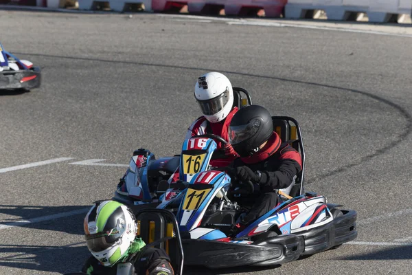 Poeple Ridning Kart Hög Hastighet Aktiv Fritid Underhållning Karting Spår — Stockfoto