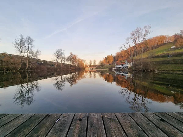 Gyönyörű Táj Tóval Fákkal — Stock Fotó