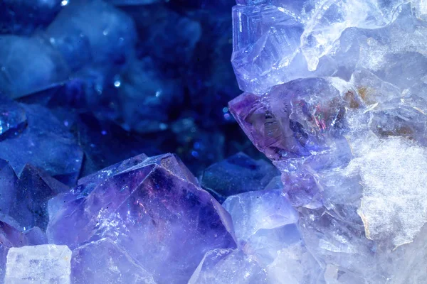 Cristalli Cristallo Quarzo Macro Minerale Sfondo Blu — Foto Stock