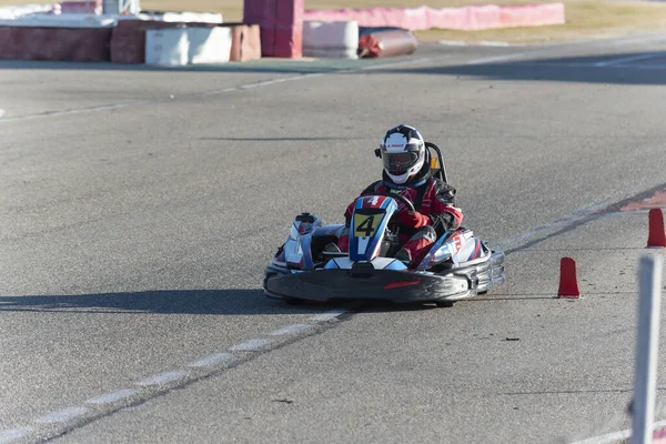 Cavalcare Kart Alta Velocità Tempo Libero Attivo Intrattenimento Sulla Pista — Foto Stock