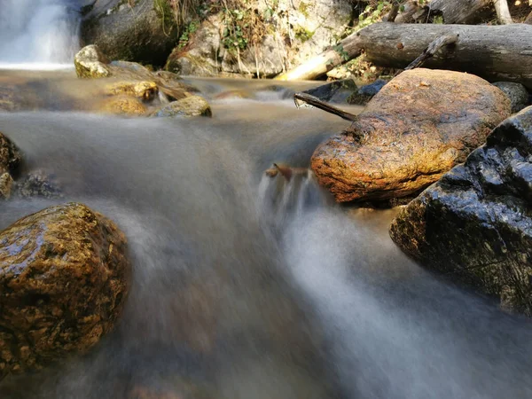 Bella Cascata Nella Foresta — Foto Stock