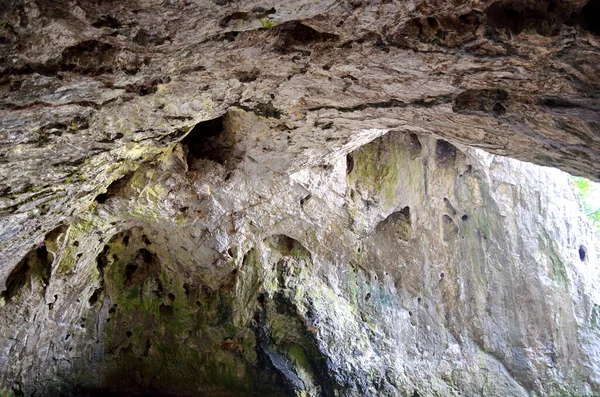 Grotte Dans Les Montagnes — Photo