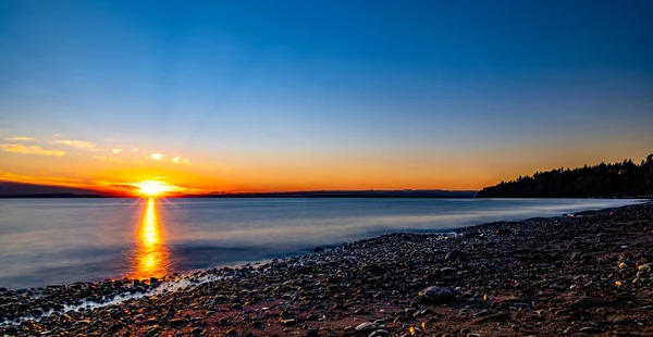 Schöner Sonnenuntergang Über Dem Meer — Stockfoto