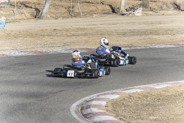 Gente Montando Kart Alta Velocidad Ocio Activo Entretenimiento Pista Karting —  Fotos de Stock