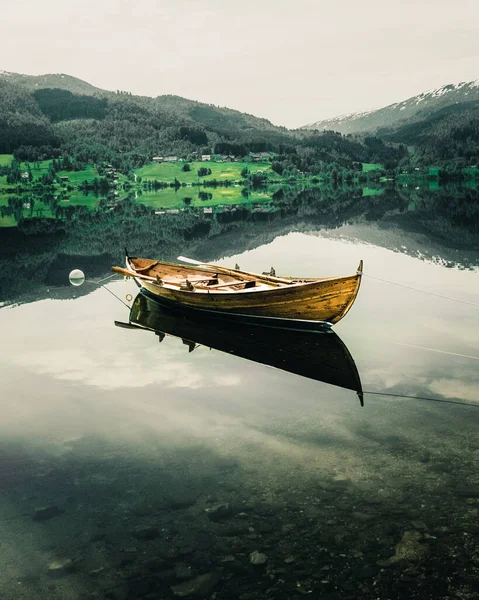 美丽的风景和湖泊 — 图库照片