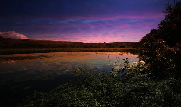 Schöner Sonnenuntergang Über Dem See — Stockfoto