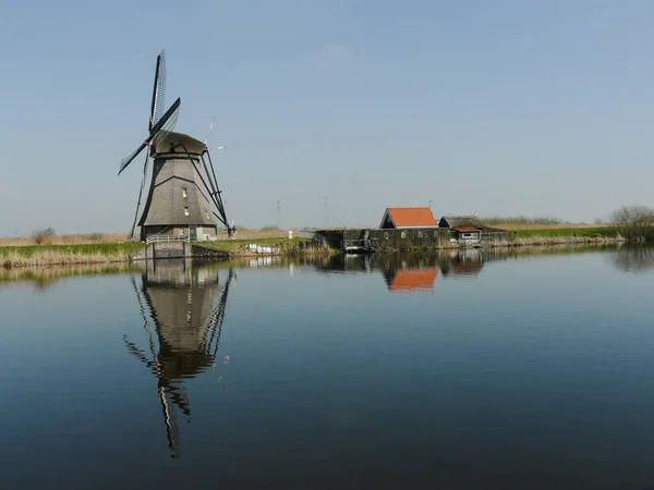 Traditionella Holländska Väderkvarnar Dagis Nederland — Stockfoto