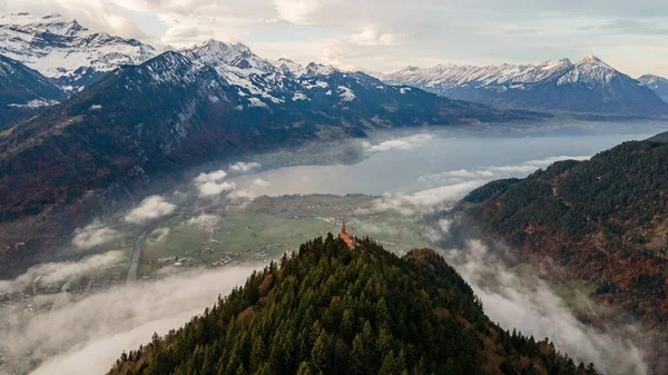 Blick Auf Die Schneebedeckten Berge — Stockfoto