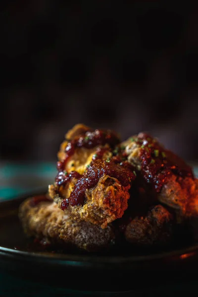 Stekt Kyckling Med Sesamfrön Och Kryddor — Stockfoto