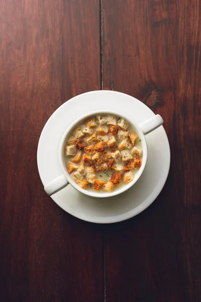 Suppe Mit Huhn Und Gemüse Auf Einem Hölzernen Hintergrund — Stockfoto