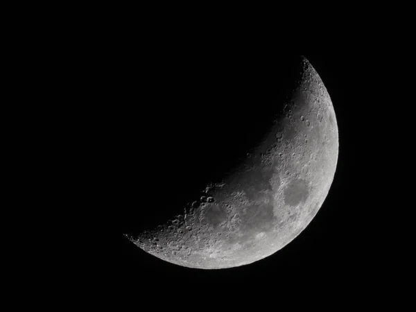 Maan Aan Nachtelijke Hemel — Stockfoto