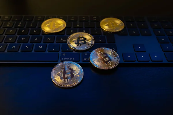 Bitcoins Portátil Concepto Crisis Financiera — Foto de Stock