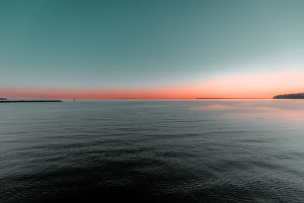 Vacker Solnedgång Över Havet — Stockfoto