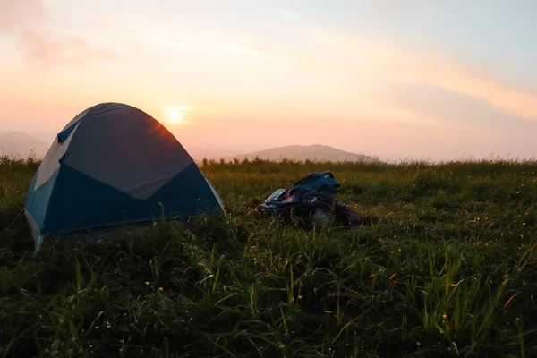 Zeltlager Auf Dem Feld — Stockfoto