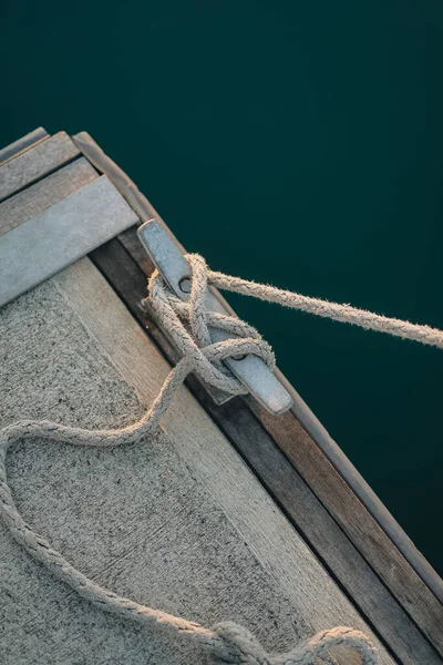 海背景上的绳索 — 图库照片