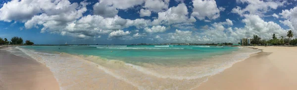 Belle Plage Tropicale Avec Palmiers Ciel Bleu — Photo