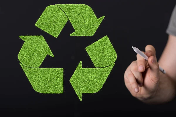 Reciclar Concepto Mano Sosteniendo Símbolo Reciclaje Verde — Foto de Stock