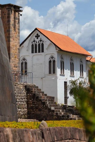 伊斯拉尔州北部地中海城市的一座古老的教堂 — 图库照片