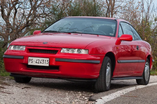 Auto Rossa Sulla Strada — Foto Stock