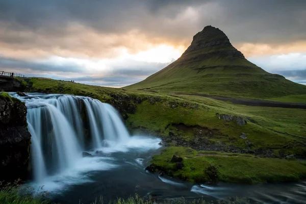 Gyönyörű Vízesés Iceland — Stock Fotó
