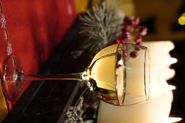 Glas Vin Och Flaska Champagne Ett Träbord — Stockfoto