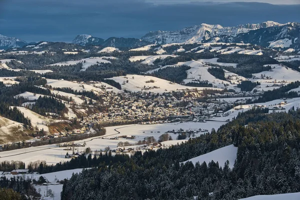 Kışın Dağların Havadan Görünüşü — Stok fotoğraf