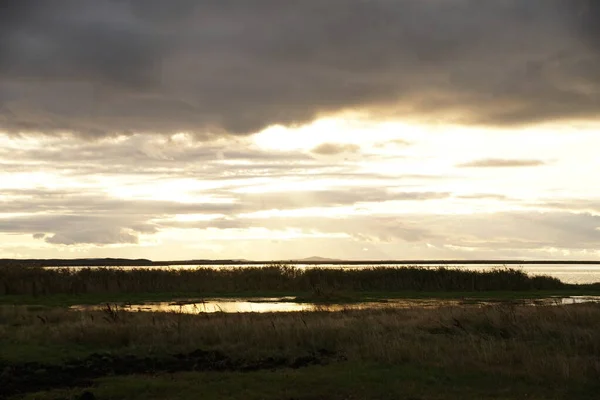 Belo Pôr Sol Sobre Lago — Fotografia de Stock