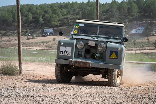 Course Jeep Sur Une Route Rurale — Photo