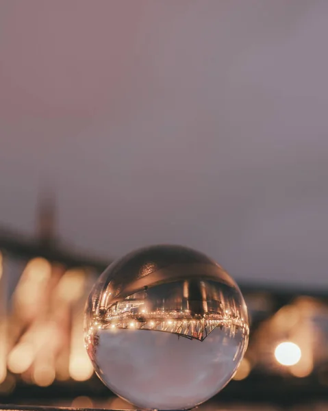 Glazen Bal Een Witte Achtergrond — Stockfoto