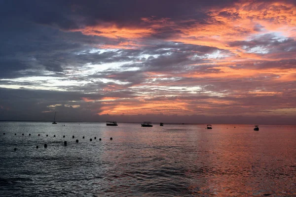 海の上の美しい夕日 — ストック写真