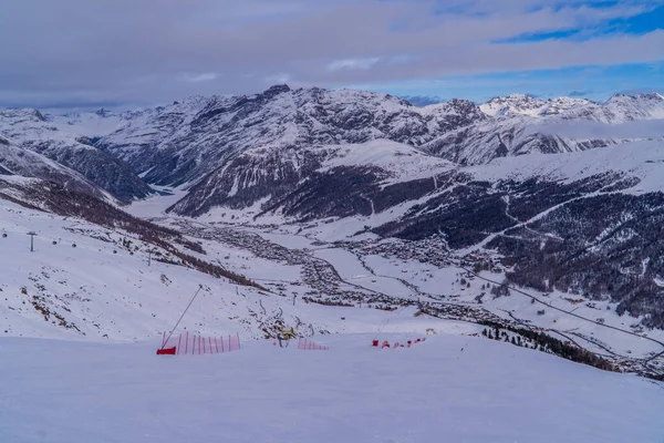 Uitzicht Een Prachtige Zonnige Dag Van Alpen Zwitserland — Stockfoto