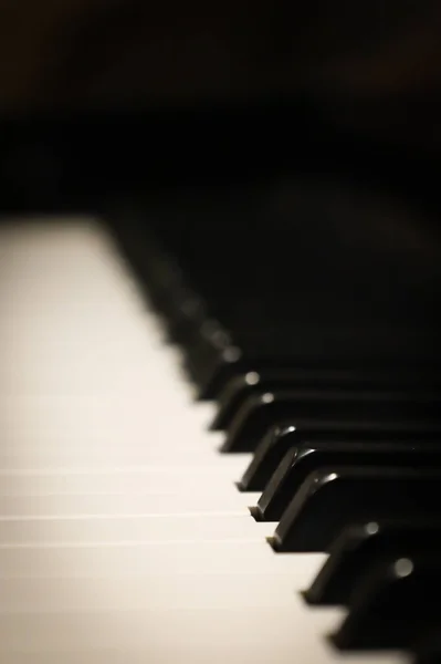 Teclado Piano Com Fundo Branco — Fotografia de Stock