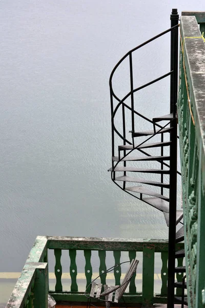 Puente Madera Sobre Lago —  Fotos de Stock
