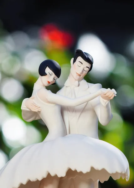 花嫁と新郎の像は — ストック写真