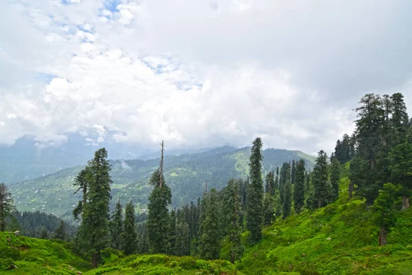 Beau Paysage Avec Montagnes Nuages — Photo