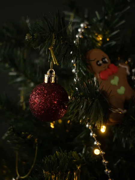 Kerstboom Met Versieringen Ballen — Stockfoto