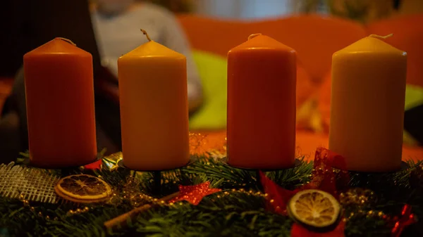 Kerstkaarsen Kaarsen Houten Ondergrond — Stockfoto