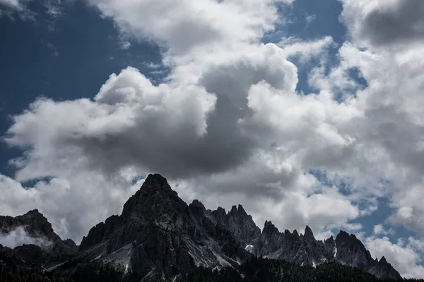 Bellissimo Paesaggio Montagna — Foto Stock
