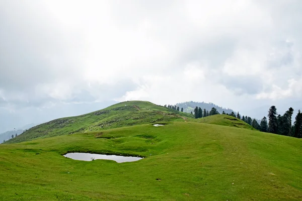 Hermoso Paisaje Con Montañas Nubes —  Fotos de Stock