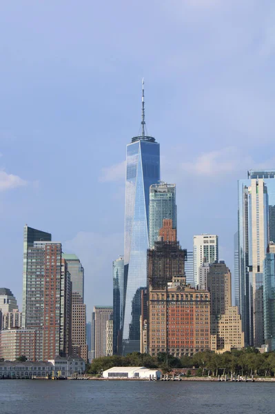 Nowy Jork Wieżowcami Rzeką — Zdjęcie stockowe